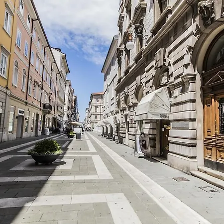 Residenza Degli Artisti 4*